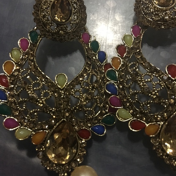 Earrings - Picture 2 of 5